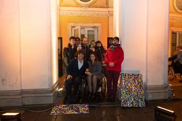 Teatro Verdi, rubata una delle rampe di LEGO realizzate dall’associazione Talents Lab LEGO per abbattere le barriere architettoniche